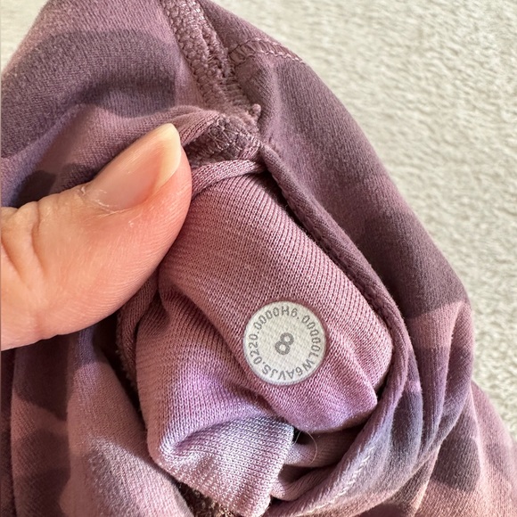 Lululemon Align Crop *21" Size 8 Incognito Camo Pink Taupe Multi - Picture 5 of 7